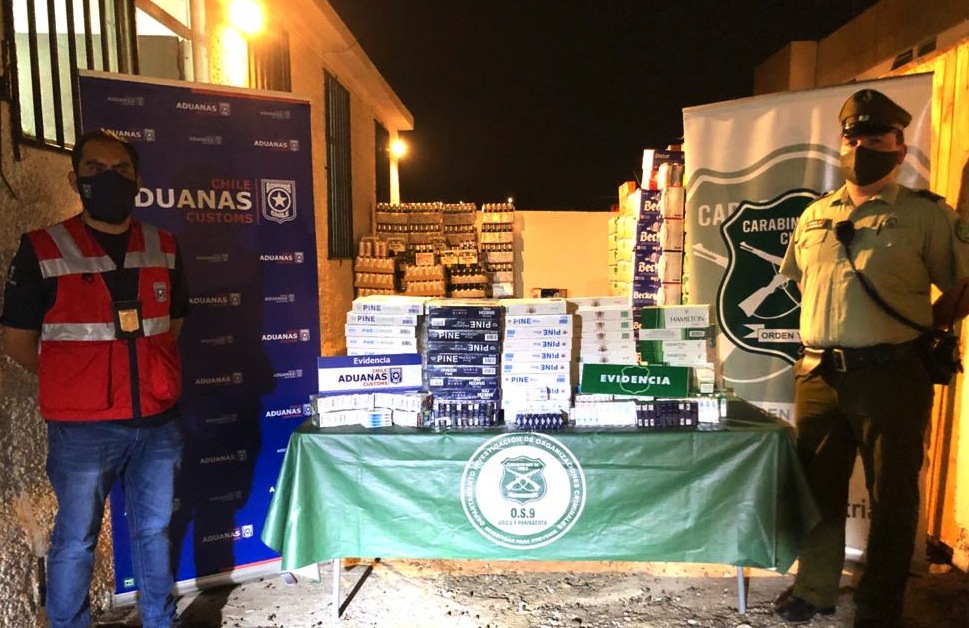 Aduana y Carabineros desbarata botillería clandestina