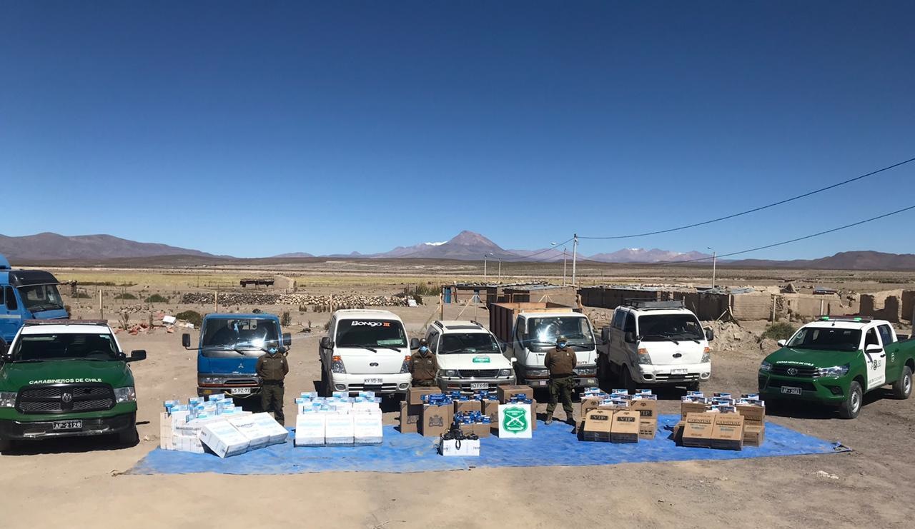 Carabineros de Colchane descubre millonario contrabando de cigarrillos en sector del bosque de cactus