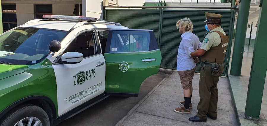 Detienen a hombre que lanzó artefacto incendiario a vehículos en Alto Hospicio