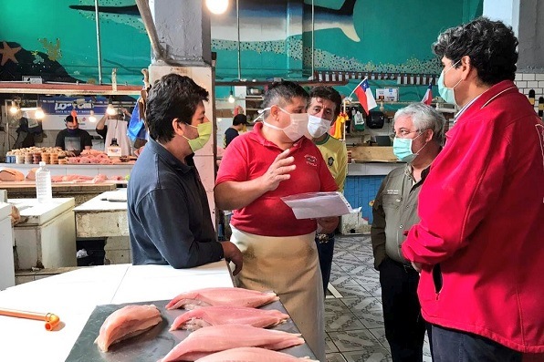 Intendente y gobernador fiscalizaron cumplimiento de cuarentena en Iquique