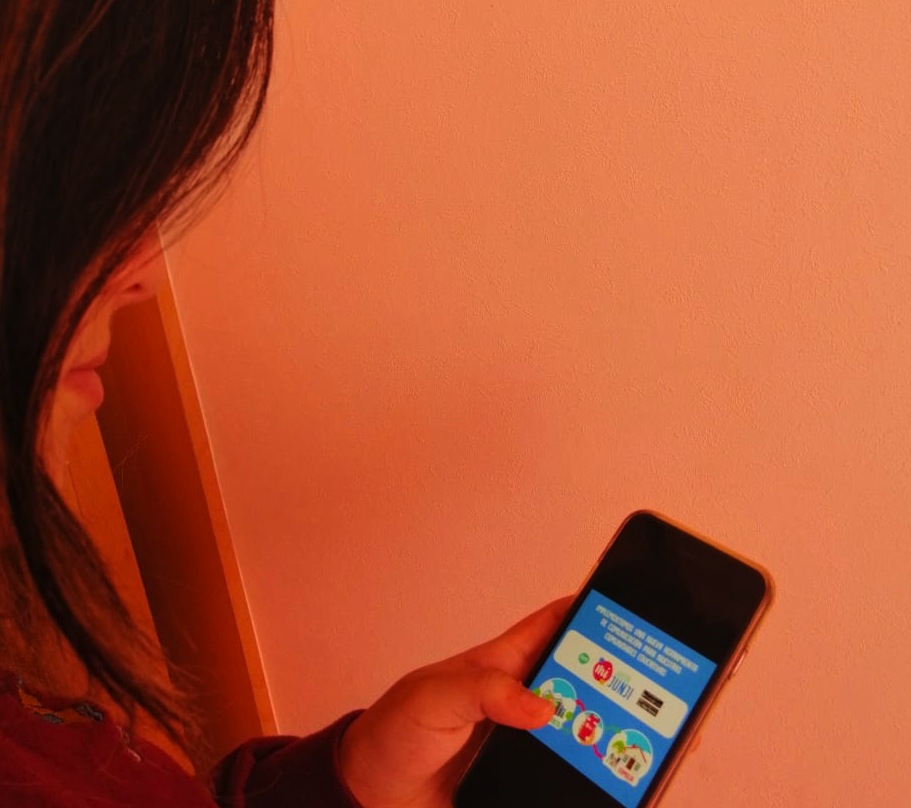 Familias JUNJI podrán comunicarse con equipos educativos  a través de App