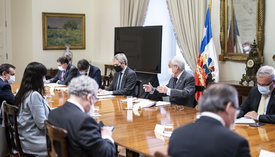 Presidente Piñera encabeza reunión de Mesa Social Covid