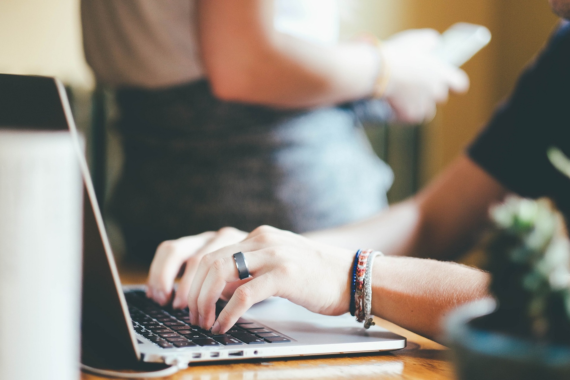 Implementación de Teletrabajo proyecta un menor uso de oficinas en el futuro