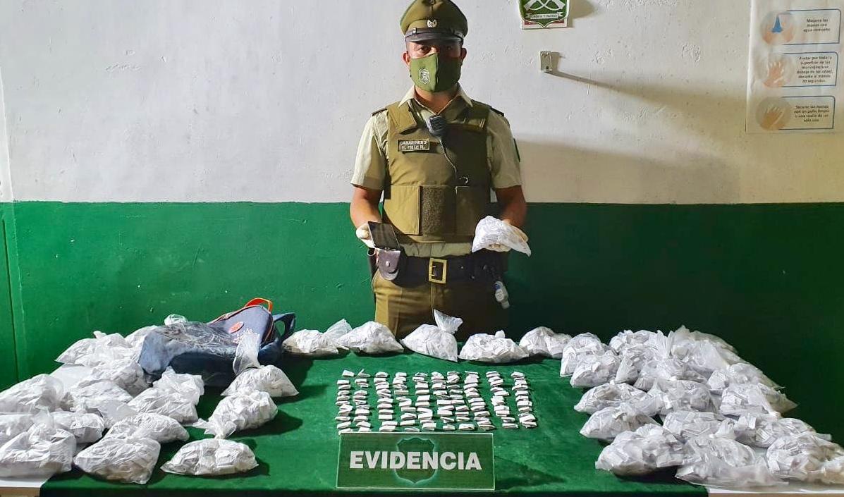 Carabineros sorprende tráfico de drogas en Cuarentena