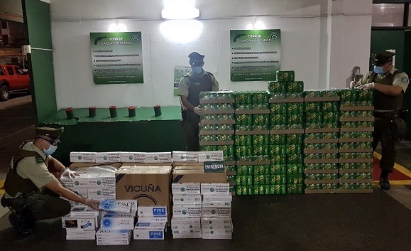 Carabineros decomisa cervezas y cigarros en local de abarrotes