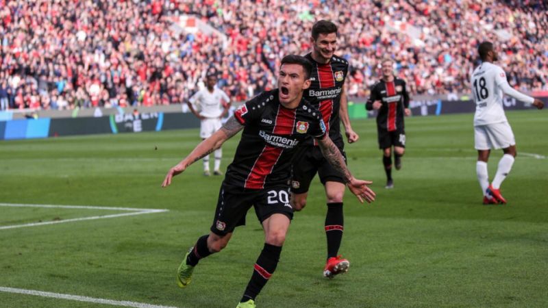 El Leverkusen de Aránguiz visitará al Schalke 04 buscando asegurar su clasificación a la UEFA Europa League