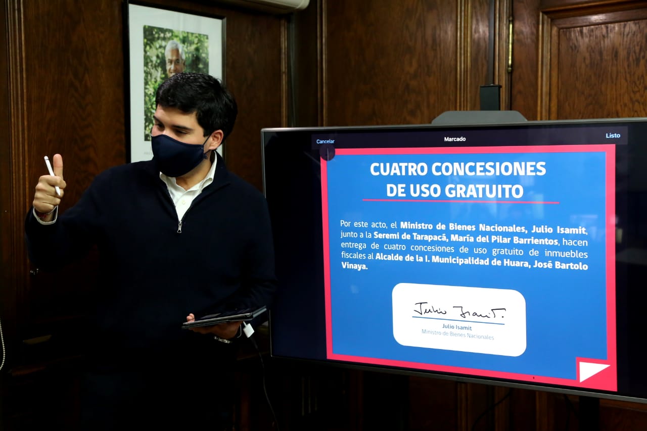 Ministerio de Bienes Nacionales entrega cuatro concesiones de uso gratuito a la Municipalidad de Huara para el desarrollo de proyectos sociales