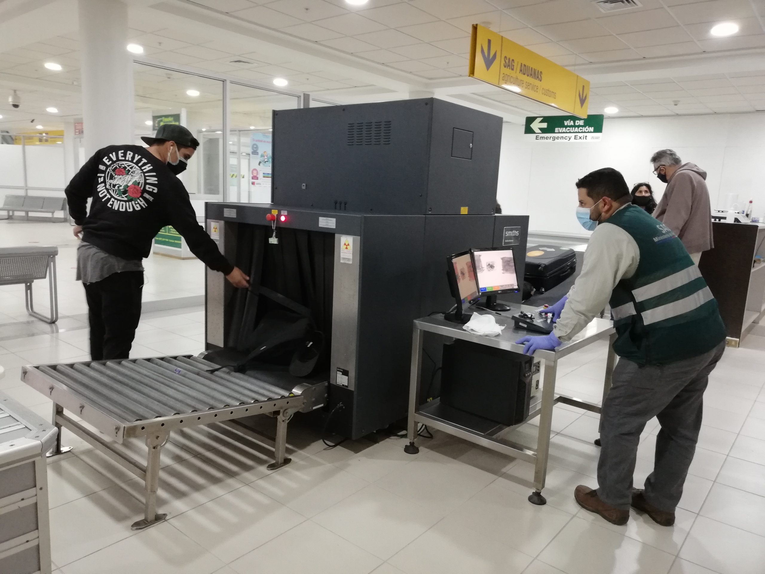 En chárter especial procedente de Bolivia: SAG participa en recepción  de chilenos repatriados