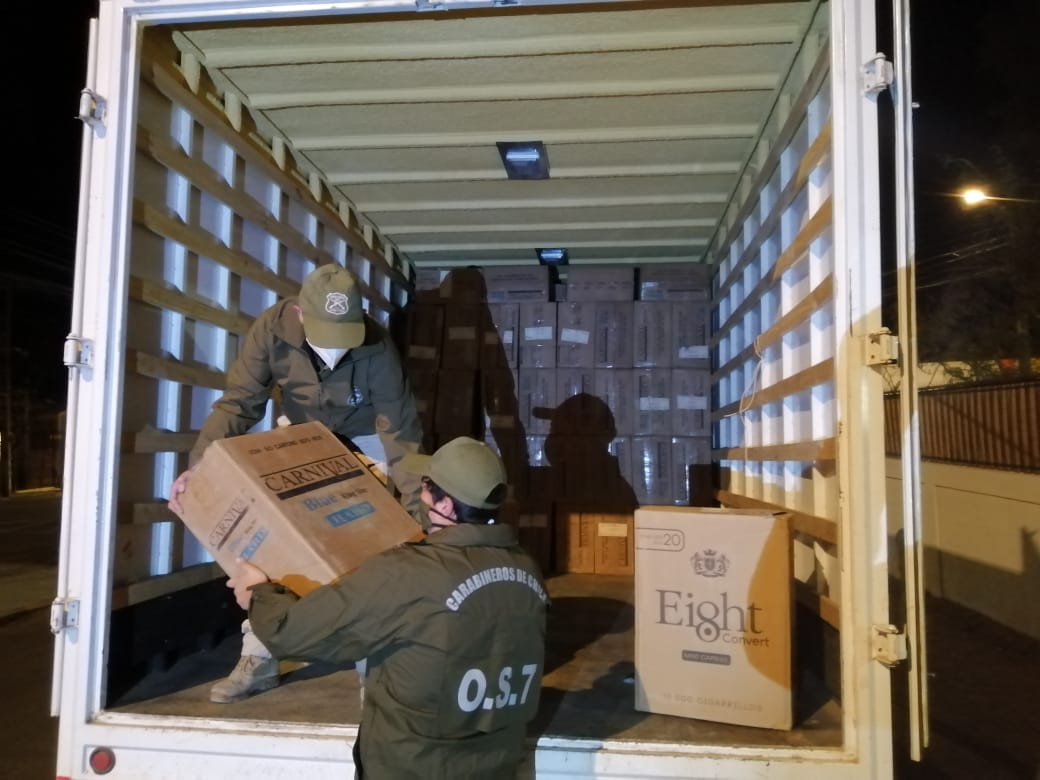 Carabineros del OS-7 detecta contrabando de mas de 300 mil cajetillas