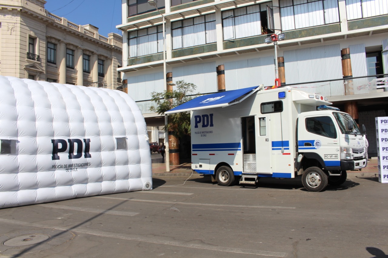 PDI Antofagasta recibe modernos vehículos para la investigación