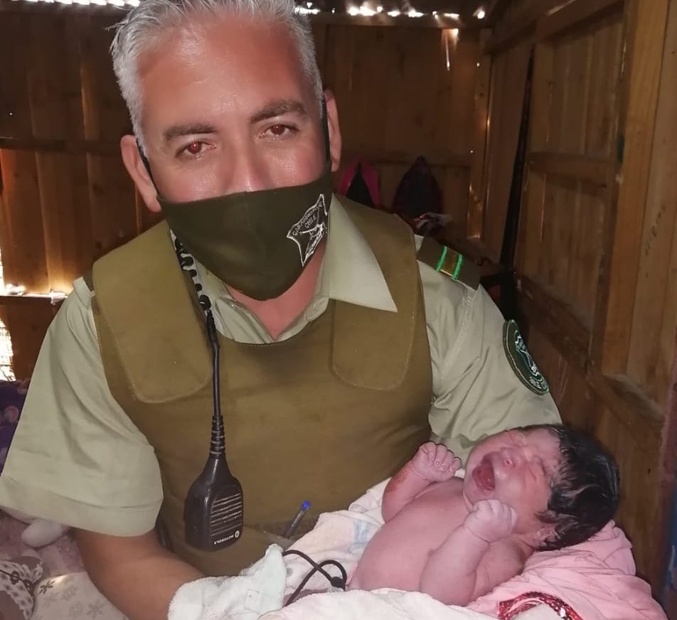 Carabineros asisten parto en sector de la Pampa de Alto Hospicio