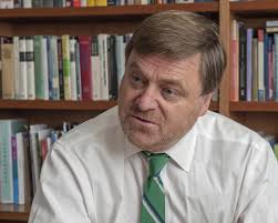 Ex Ministros del Tribunal Constitucional abordaron eventual baja participación ciudadana en el plebiscito por la pandemia