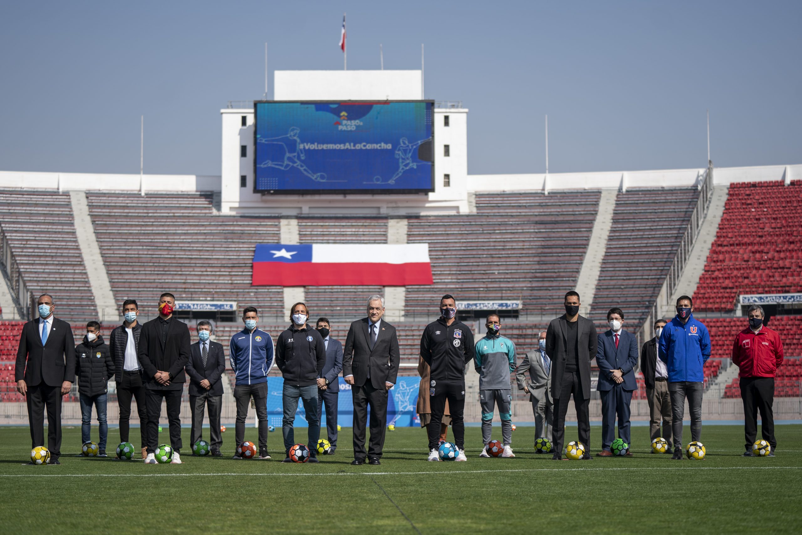 Presidente Piñera anuncia retorno del fútbol profesional