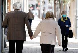 Recomendaciones para las salidas de los adultos mayores y futuro desconfinamiento