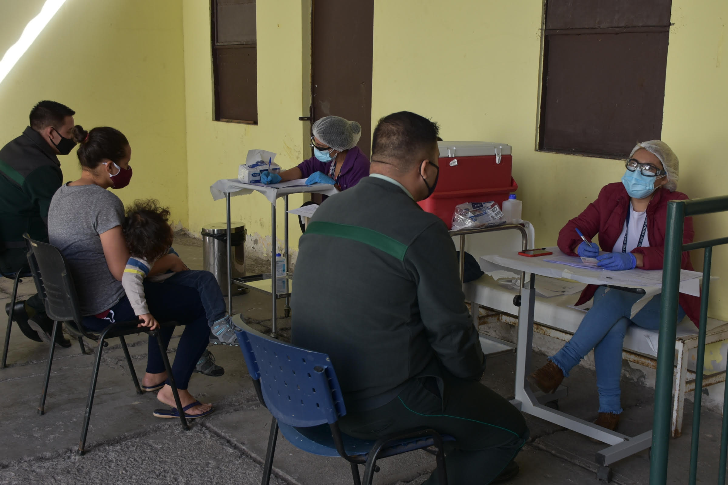 Toma de muestra en el CCP de Iquique arrojó 18 personas positivas con COVID