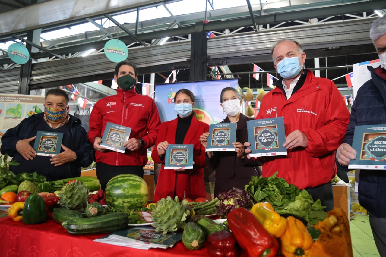 Autoridades lanzan concurso para escoger la fruta y la verdura preferida de Chile