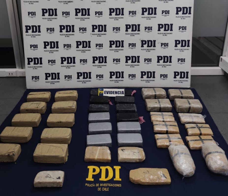 Brianco Arica detuvo a 4 sujetos que pretendían trasladar cerca de 40 de kilos de droga a Santiago