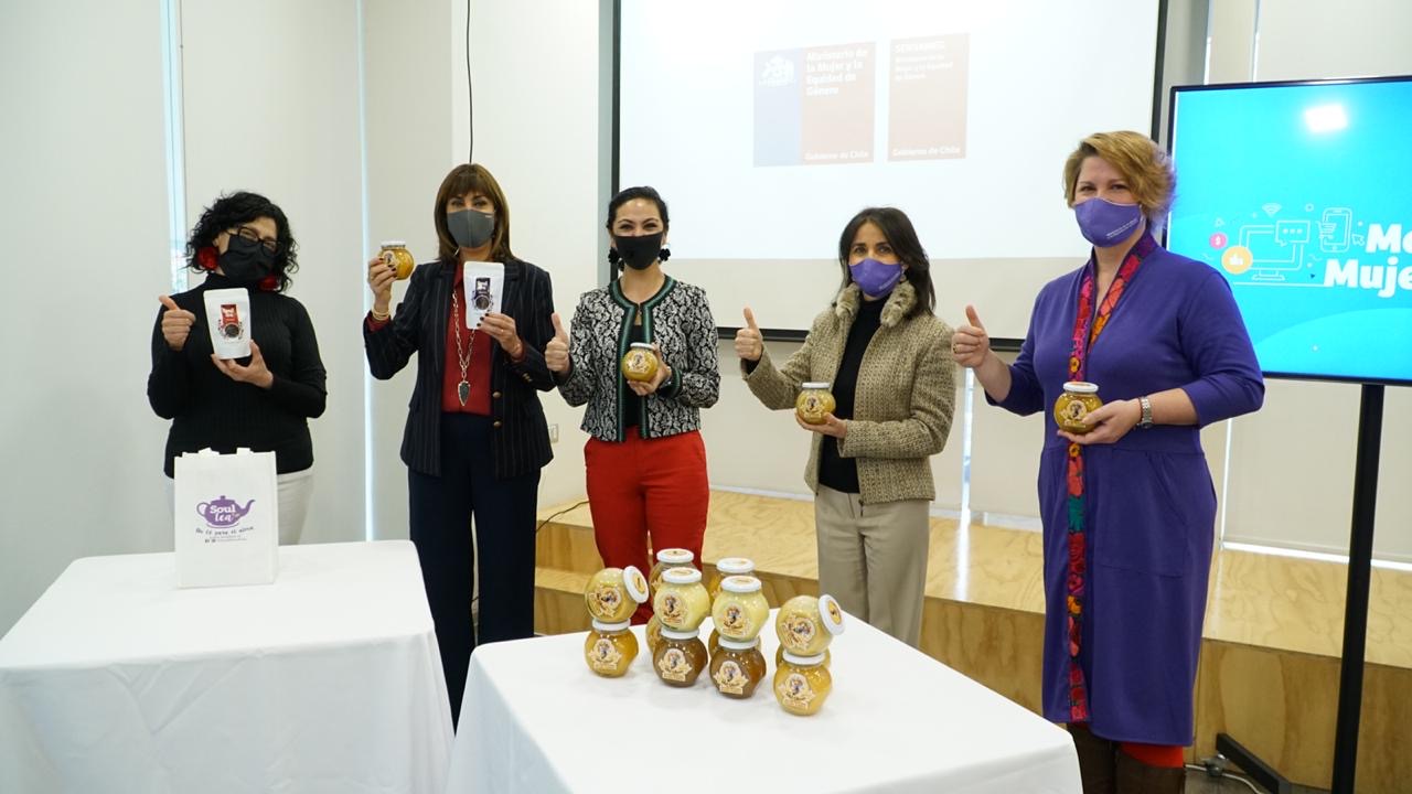Ministra Zalaquett y Sernameg lanzan “Mercado mujer online” para emprendedoras