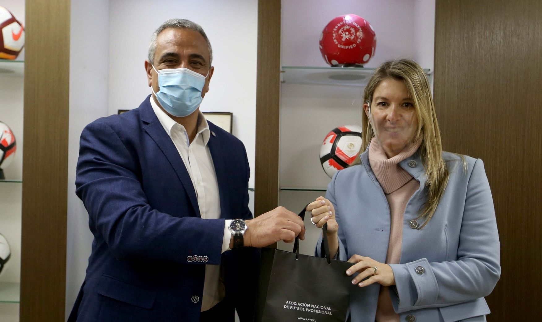 Presidente de la ANFP se reunieron con senadoras para avanzar en protocolos ante abuso y maltrato con la mujer