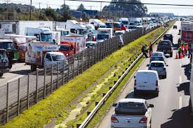 Presidente «valora» que camioneros levanten paro y asegura que cumplirán «compromiso» acordado