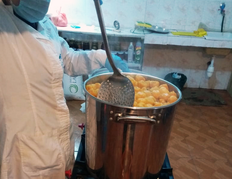 Quinua con huesillo y miel de Chile para el mundo: el saber campesino