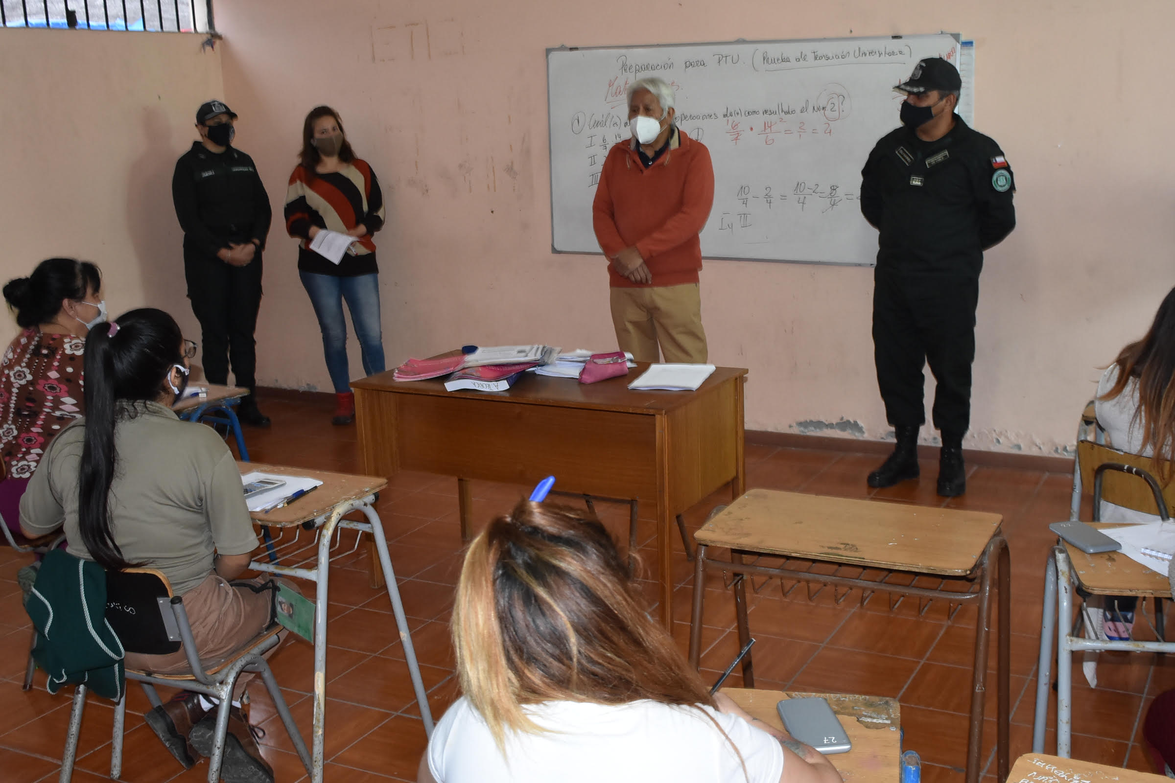 Alumnas de escuela del CCP recibieron guía de estudios para continuar aprendizaje