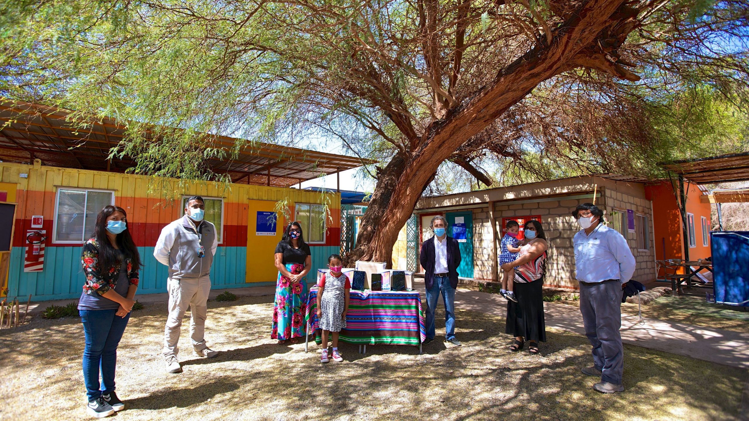 Estudiantes de Colonia Agrícola de Pintados reciben tablets para fortalecer su proceso educativo