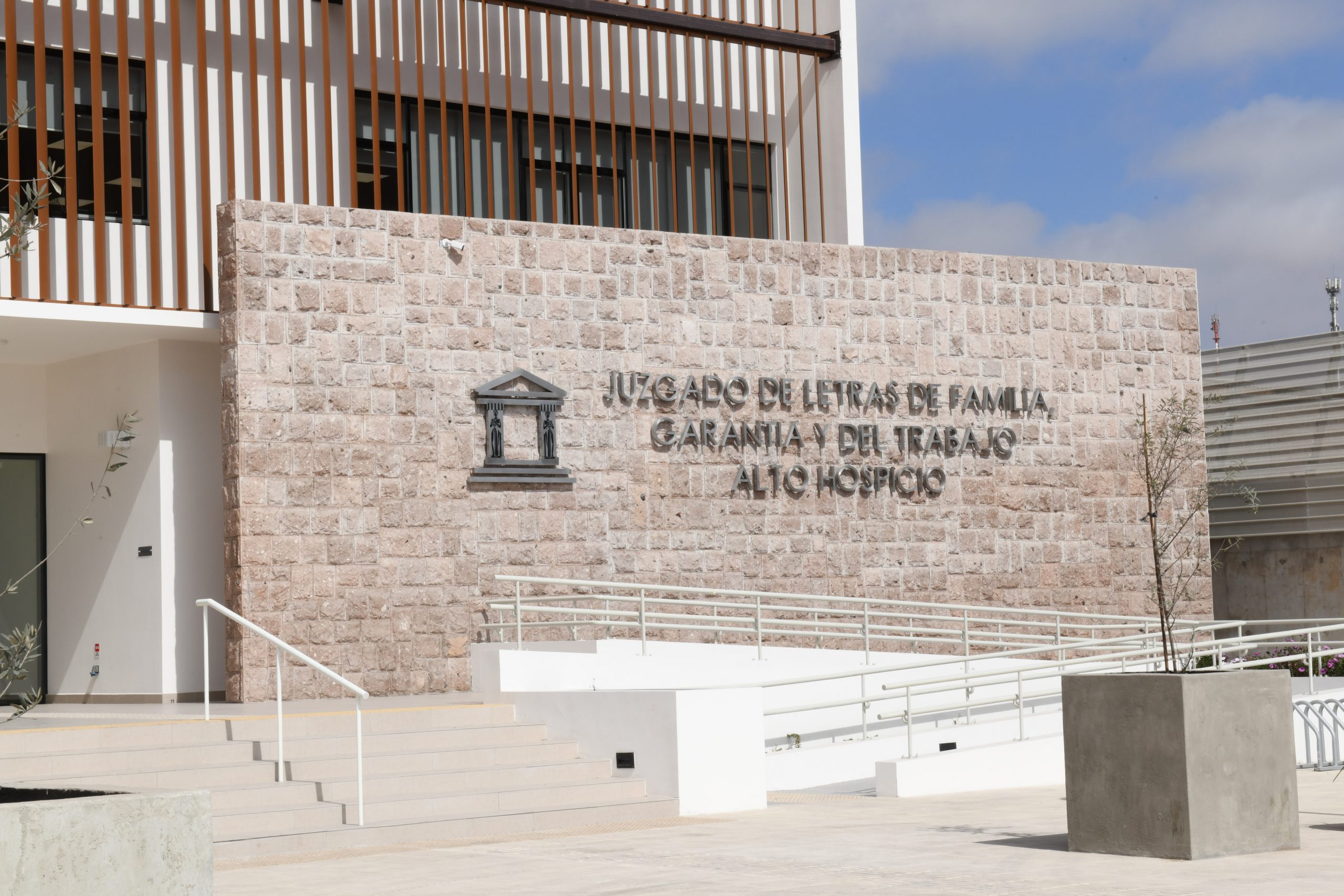 Juzgado de Alto Hospicio habilita atención on line para consultas de causas de familia