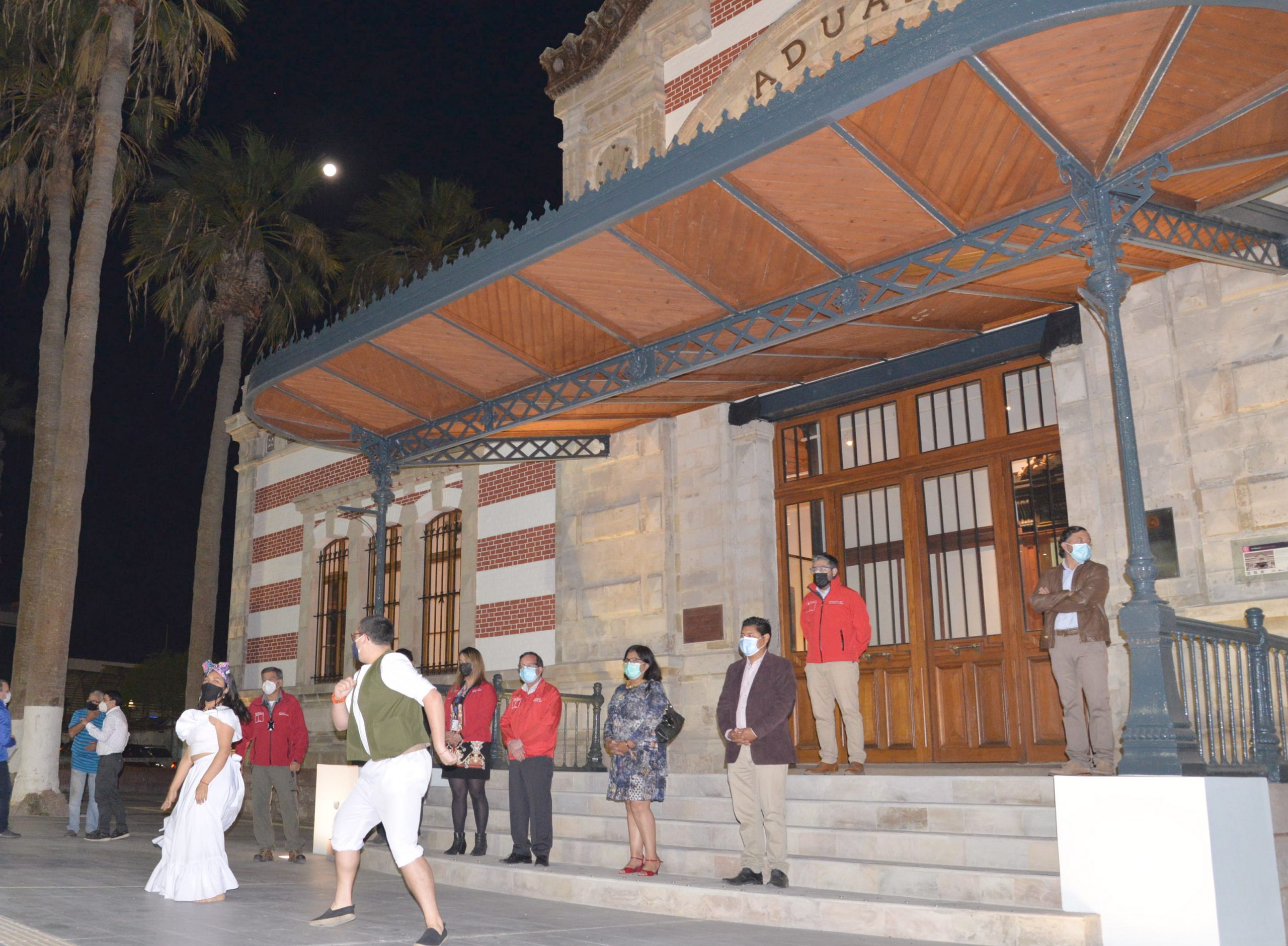 Un rostro a la altura de un monumento nacional muestra el remozado edificio de la exAduana