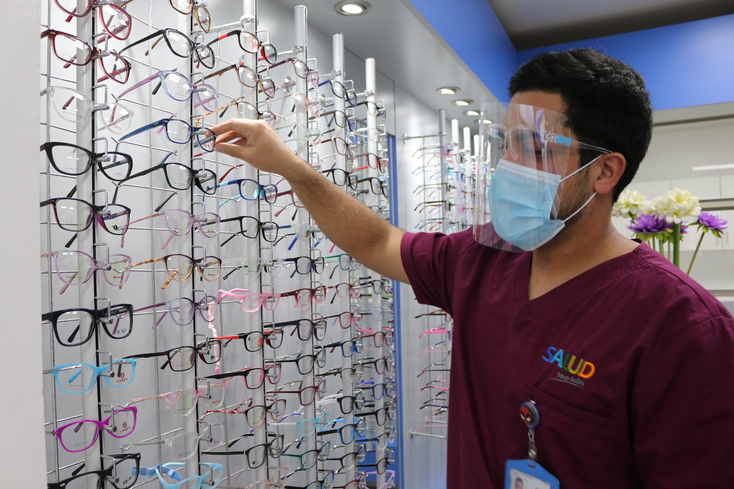 Óptica Comunal de Iquique entregó 4 mil 496 anteojos en lo que va de 2020