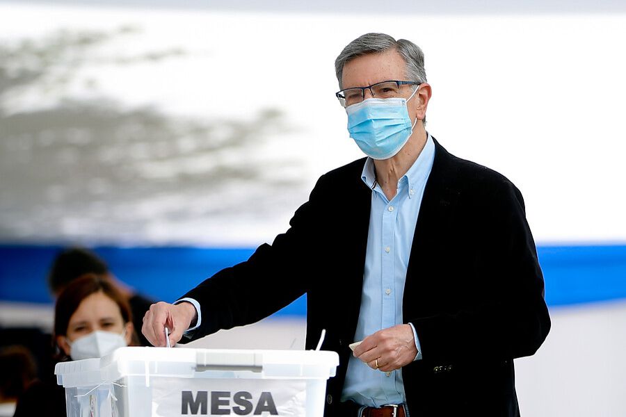 Lavín atribuye a temor a la violencia victoria del Rechazo en Las Condes