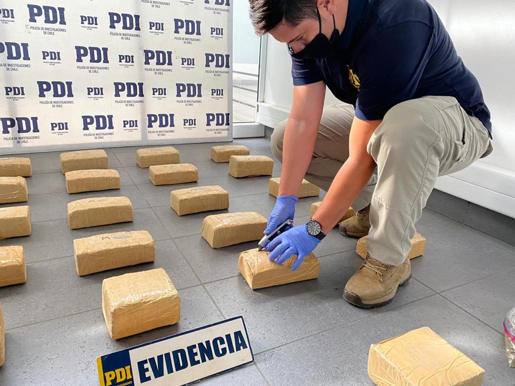 Detectives detuvieron a tres hombres por tráfico de drogas. Uno de ellos era un militar