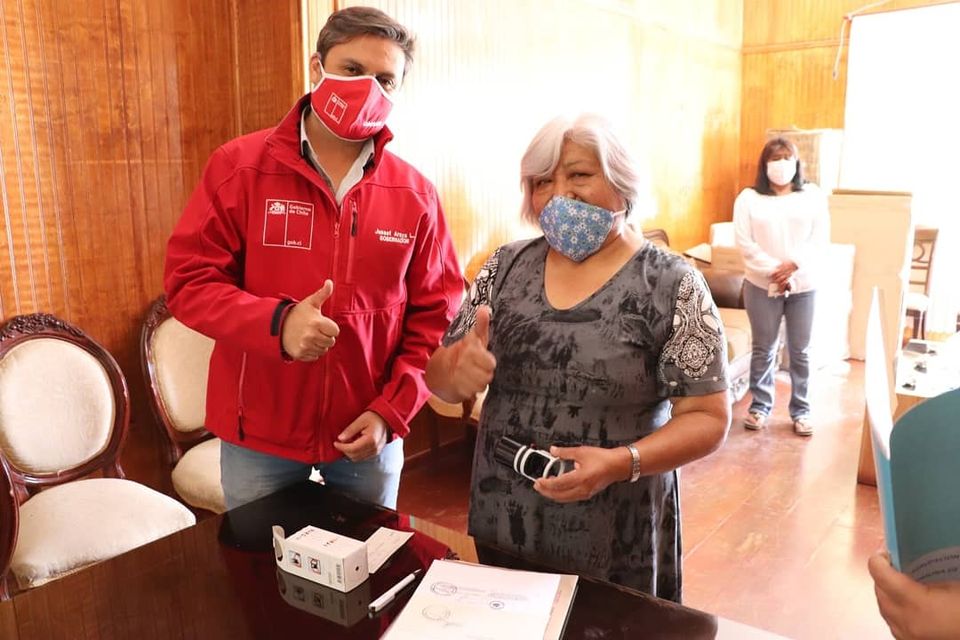 Gobernación del Tamarugal entregó fondos para agrupaciones y emprendedores de Huara