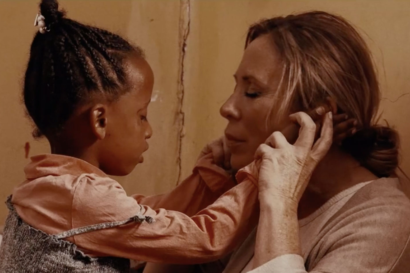 Cine inclusivo: estrenan en YouTube película sobre primera mujer sordaciega que consiguió un título universitario