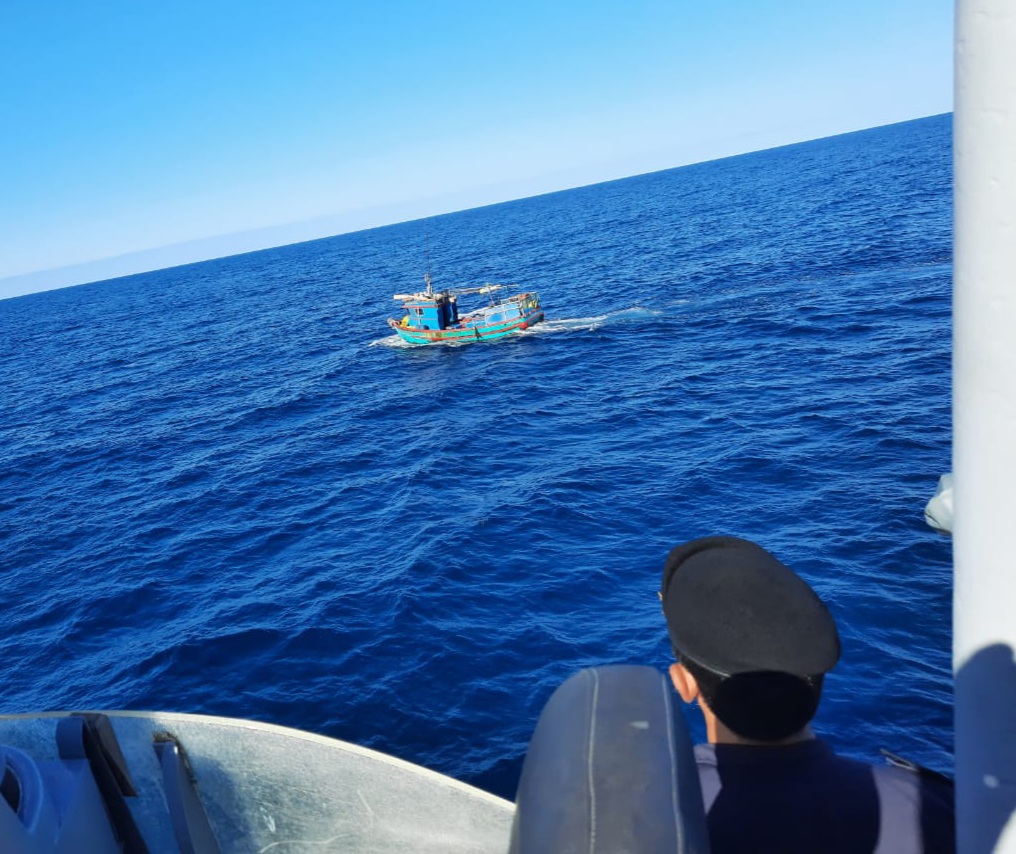 Unidades de la Cuarta Zona Naval efectuaron expulsión de embarcaciones pesqueras extranjeras