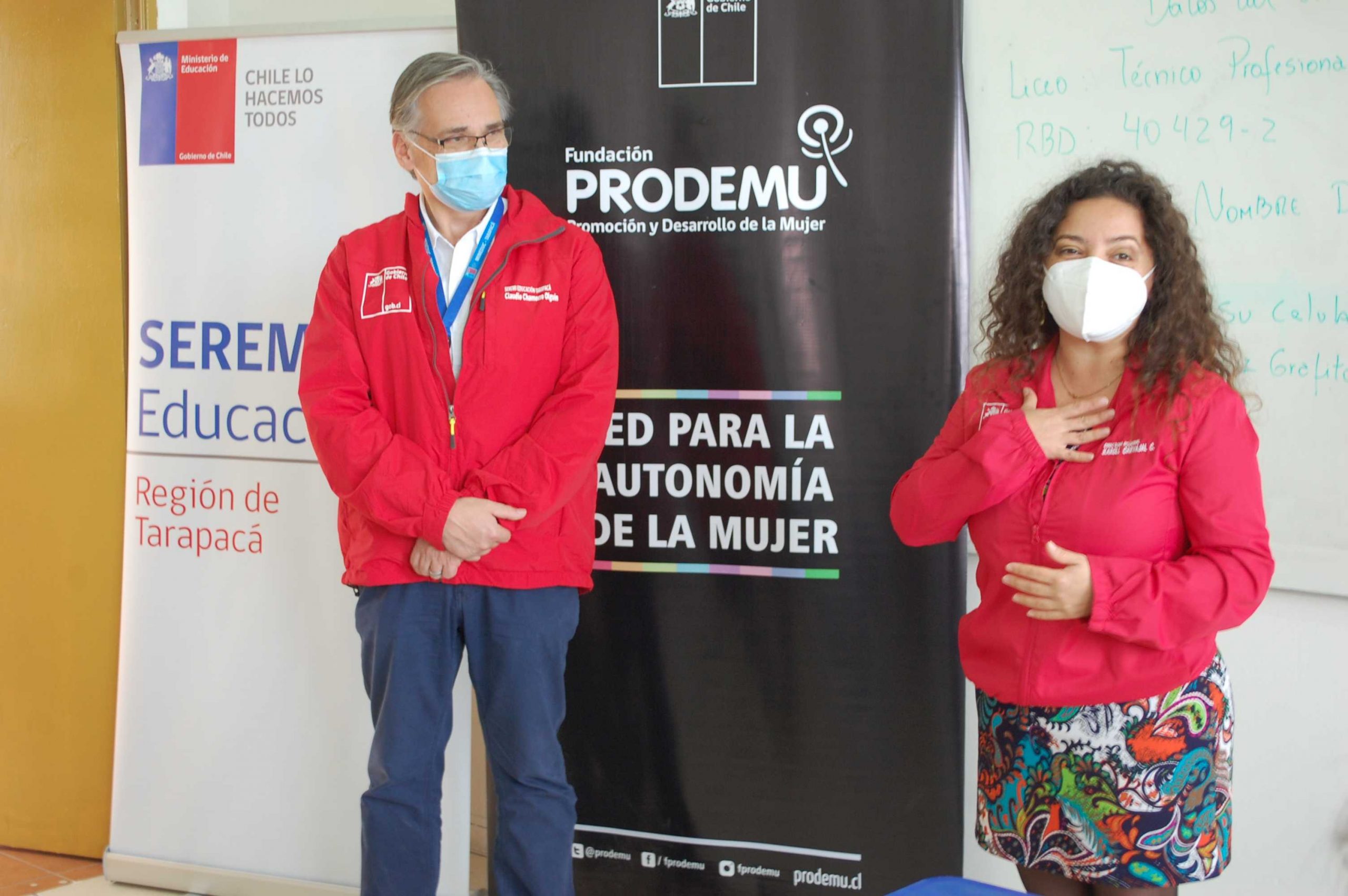 Veintisiete mujeres de la región rinden examen de nivelación de estudios tras prepararse en “Cumpliendo un sueño”