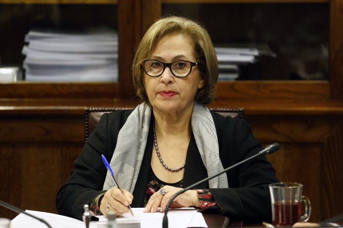 Presidenta del Senado anunció que no pondrá en tabla el proyecto del 10% del Gobierno en la sesión de mañana