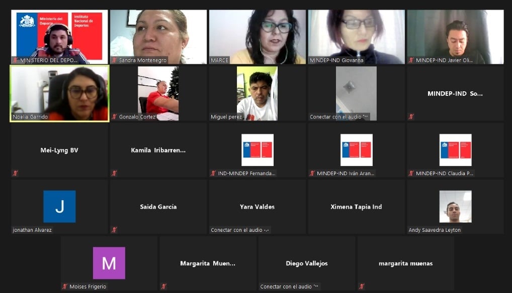 Más de 30 participantes del Programa Jóvenes en Movimiento de IND en capacitación sobre prevención de la violencia en el pololeo