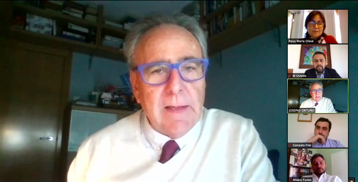 Conferencia magistral sobre métodos alternativos de resolución de conflictos