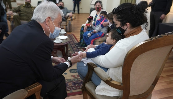 Presidente Piñera visita a familia de carabinero asesinado Eugenio Nain