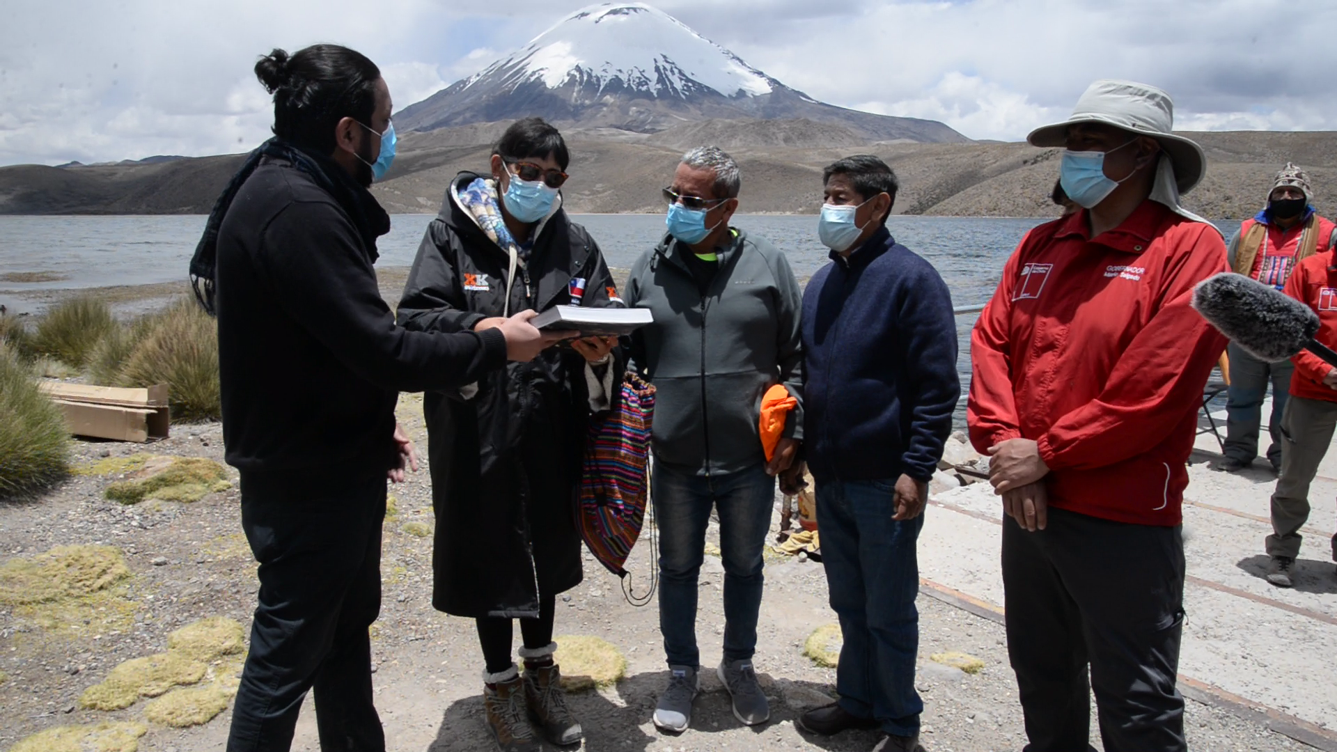 Nadadora Bárbara Hernández anunció que travesía en el Chungará será presentada al Record Guinness