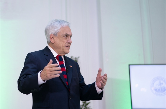 Gobierno presenta plan para navidad y año nuevo: toque de queda será a las 02:00 de la madrugada