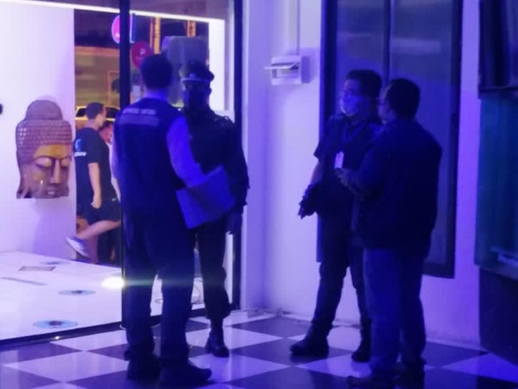 Bulldog, The City, Siddharta y El Nuevo Arriero con prohibición de funcionamiento