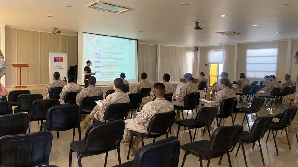 Centro de la Mujer de la Gobernación del Tamarugal realizó capacitación en Segunda Brigada Acorazada del Ejército