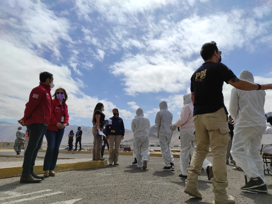 Autoridades supervisaron expulsión de extranjeros que habían cometido delitos en Tarapacá