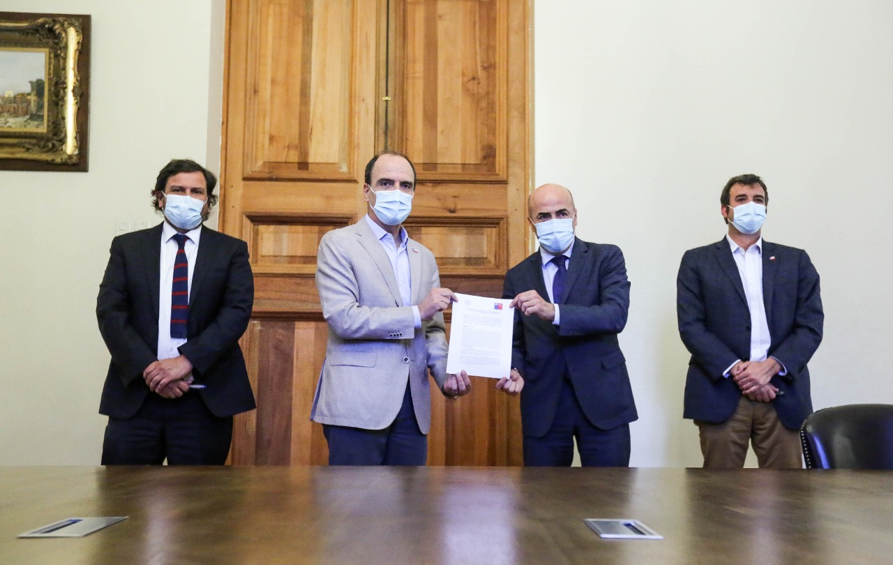 “Convenio anticorrupción” del Gobierno y Contraloría apunta a promover probidad y transparencia entre funcionarios del Estado