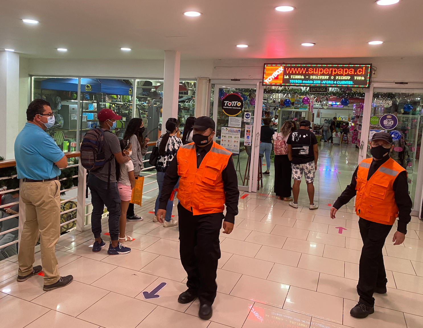 Mall ZOFRI incorpora patrulla sanitaria para educar a clientes