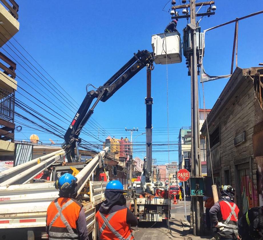 CGE: Postes chocados han provocado más de 1.600 interrupciones de suministro a clientes en 2020