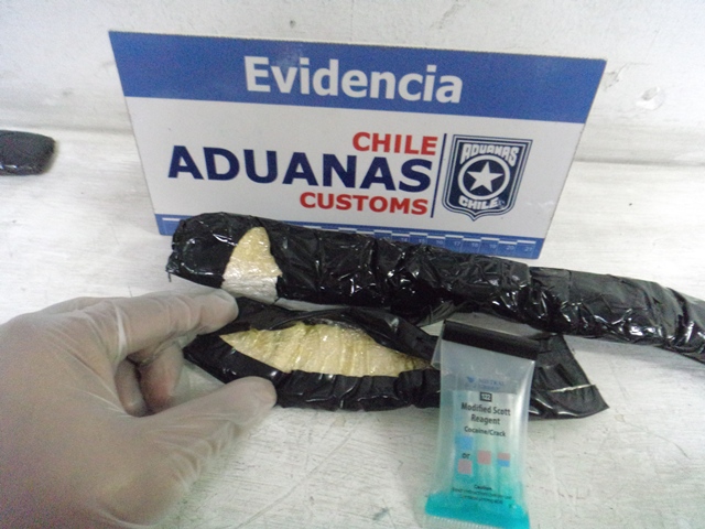 Aduanas intercepta a viajeras internacionales con droga en avanzada El Loa