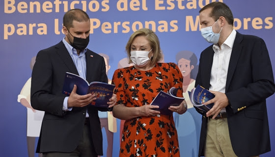 Lanzan guía gratuita en todo el país: Estos son los principales beneficios que las personas mayores pueden acceder en el Estado